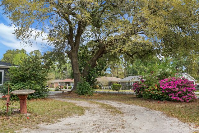 207 Trivers Drive, Moncks Corner, SC 29461