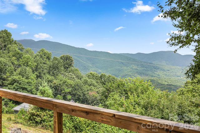 48 Easy Street, Waynesville, NC 28786
