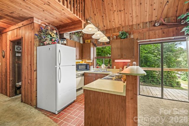 48 Easy Street, Waynesville, NC 28786