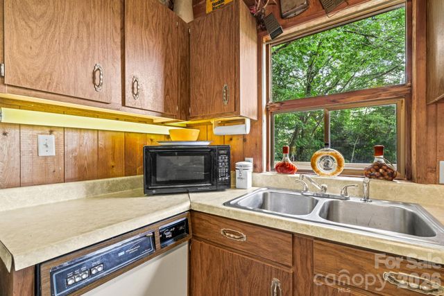 48 Easy Street, Waynesville, NC 28786