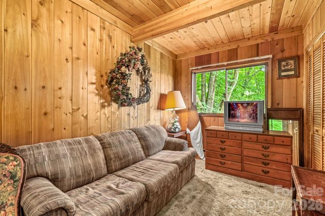 48 Easy Street, Waynesville, NC 28786