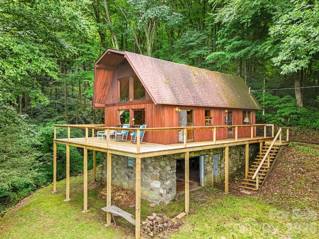 48 Easy Street, Waynesville, NC 28786