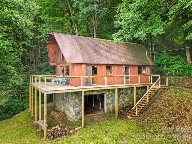 48 Easy Street, Waynesville, NC 28786