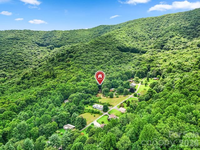 48 Easy Street, Waynesville, NC 28786