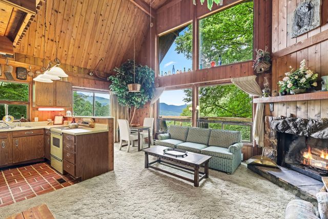 48 Easy Street, Waynesville, NC 28786