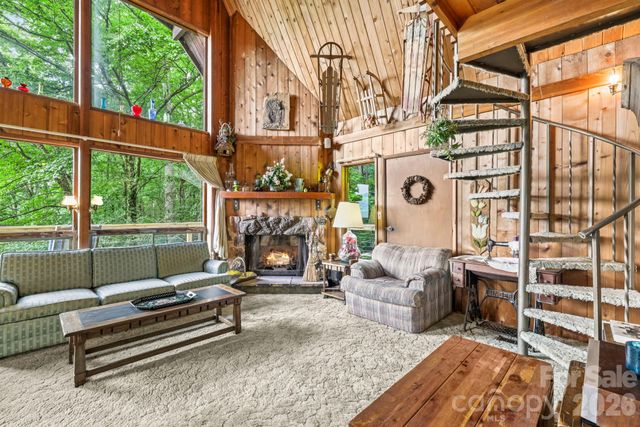 48 Easy Street, Waynesville, NC 28786