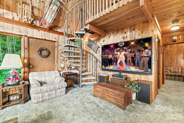 48 Easy Street, Waynesville, NC 28786