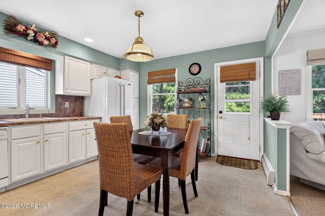 33 Auburn Road, Toms River, NJ 08757