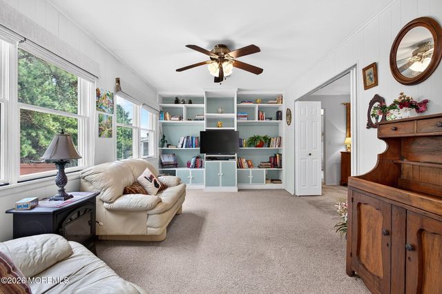 33 Auburn Road, Toms River, NJ 08757
