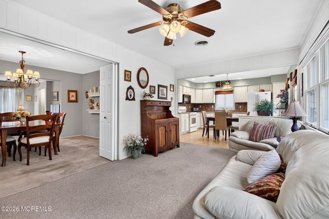 33 Auburn Road, Toms River, NJ 08757
