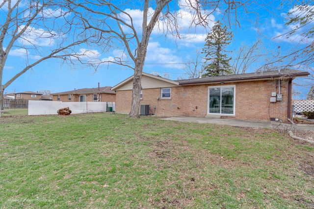 4331 Mann Street, Oak Forest, IL 60452