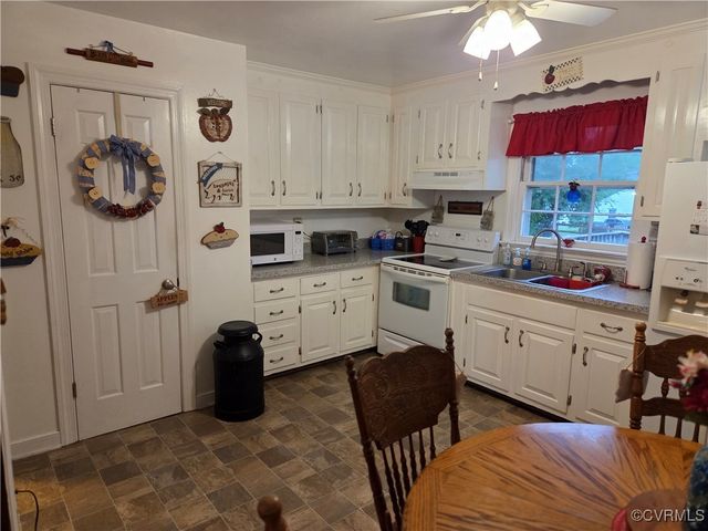 4402 Toccoa Ter, Sandston, VA 23150