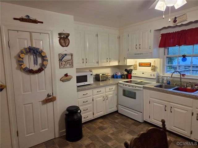 4402 Toccoa Ter, Sandston, VA 23150
