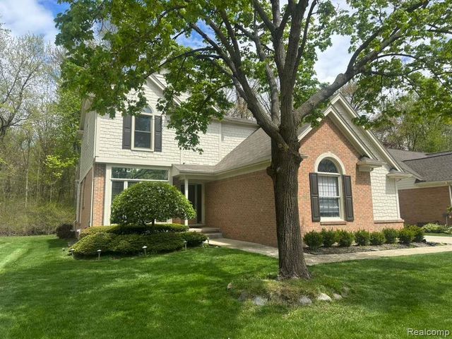 1154 Bluebird Drive, Rochester Hills, MI 48307