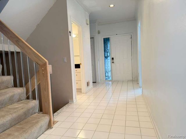 1154 Bluebird Drive, Rochester Hills, MI 48307