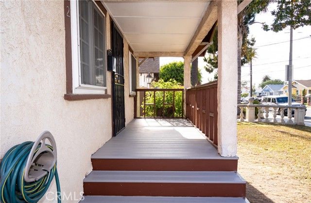 522 W Hillcrest Boulevard, Inglewood, CA 90301
