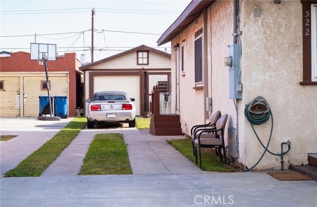 522 W Hillcrest Boulevard, Inglewood, CA 90301
