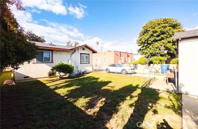 522 W Hillcrest Boulevard, Inglewood, CA 90301
