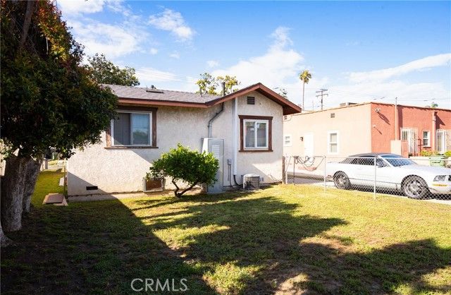 522 W Hillcrest Boulevard, Inglewood, CA 90301