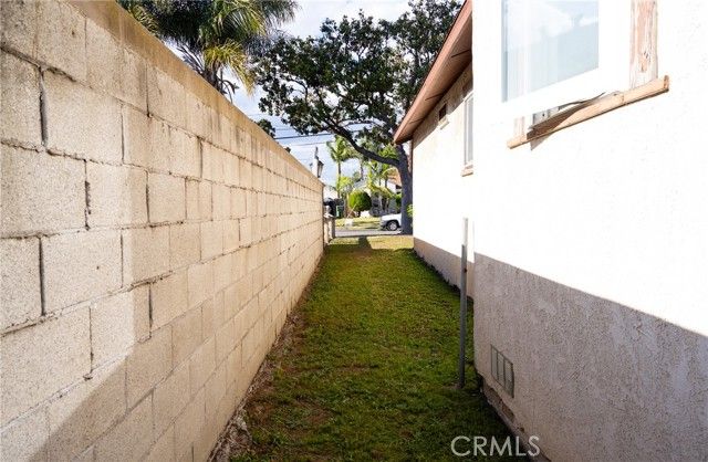 522 W Hillcrest Boulevard, Inglewood, CA 90301
