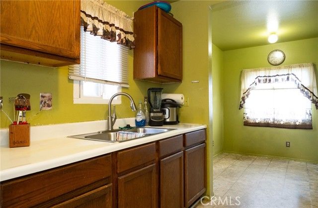 522 W Hillcrest Boulevard, Inglewood, CA 90301