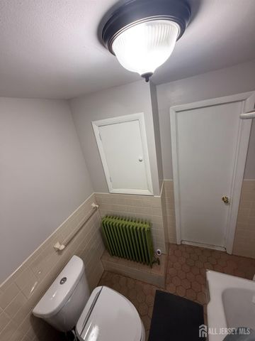 20 Lincoln Avenue, Carteret, NJ 07008