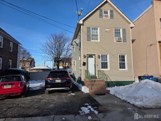 20 Lincoln Avenue, Carteret, NJ 07008