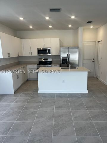 2625 SE 24th Ct, Homestead, FL 33035