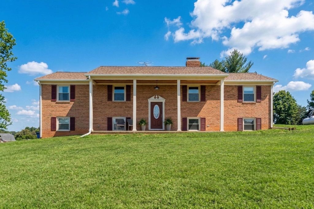 3869 SHUTTERLEE MILL RD, Staunton, VA 24401
