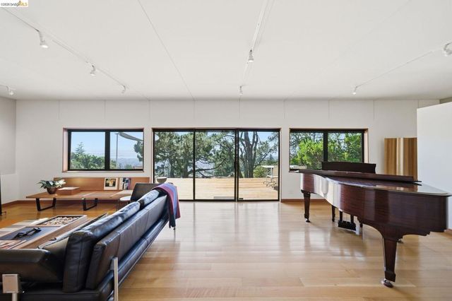 606 Grizzly Peak Boulevard, Berkeley, CA 94708