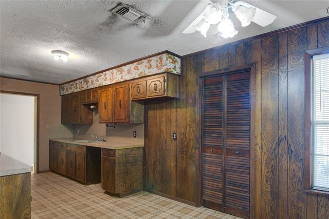 412 Yorkshire Avenue, Pasadena, TX 77503