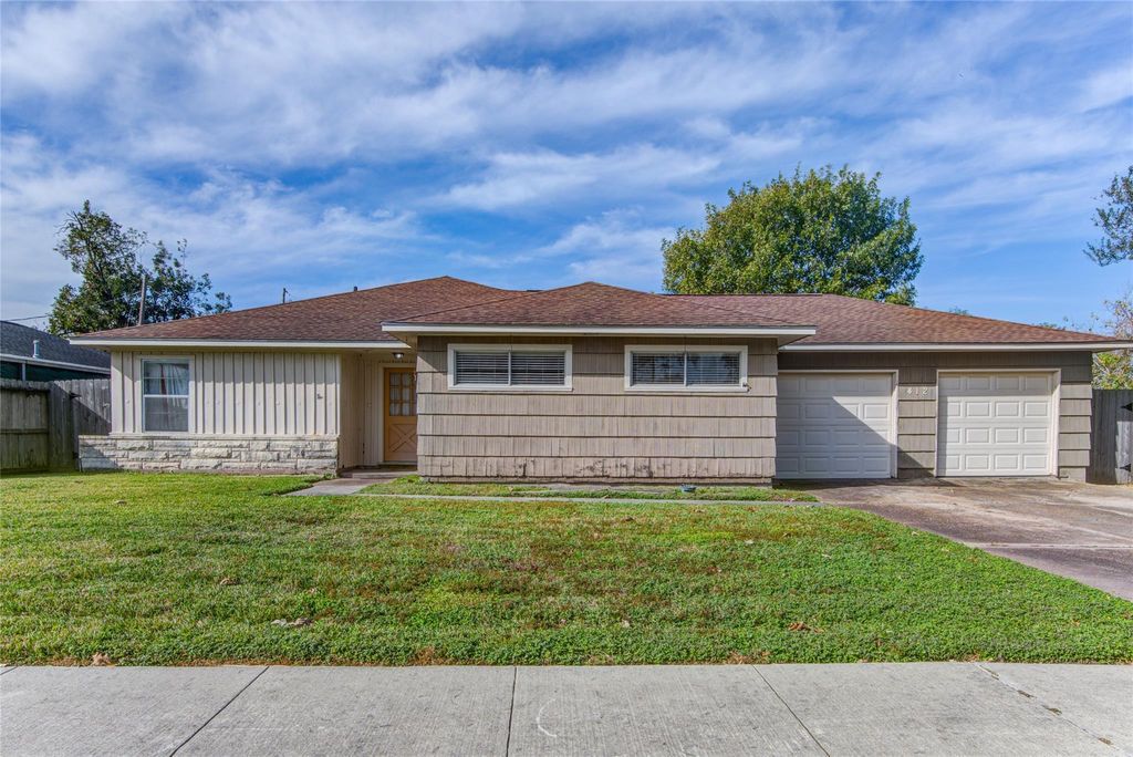 412 Yorkshire Avenue, Pasadena, TX 77503