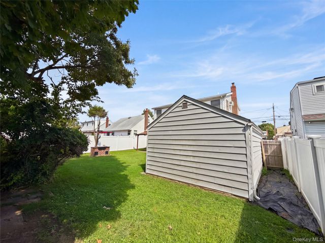 78 Gates Avenue, Valley Stream, NY 11580