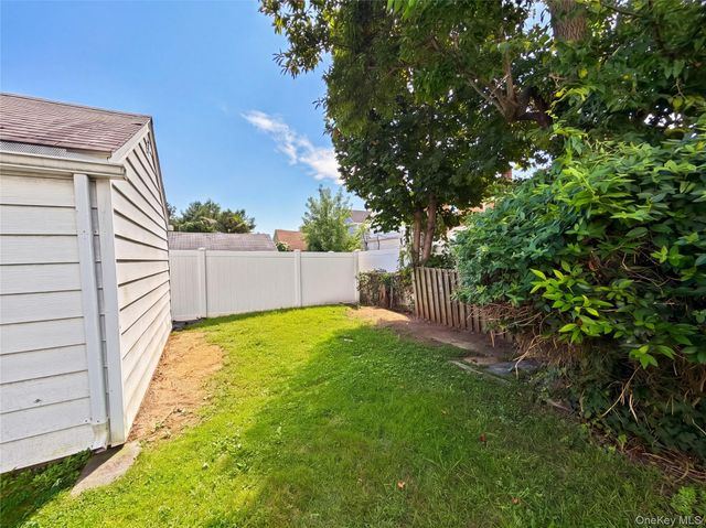 78 Gates Avenue, Valley Stream, NY 11580