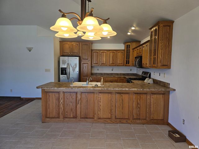 70 BANYAN Drive, Canton, IL 61520