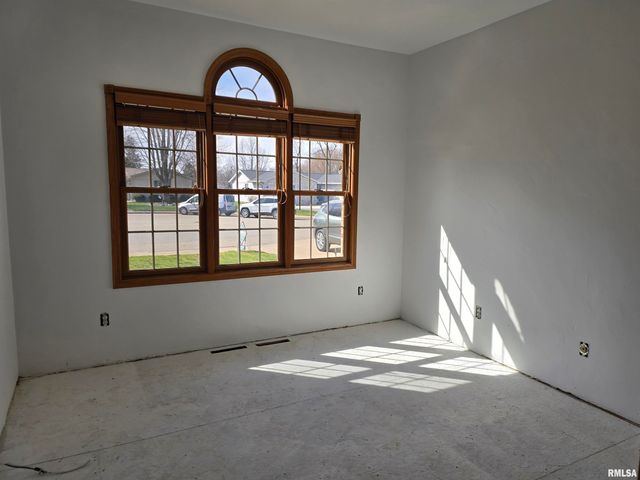 70 BANYAN Drive, Canton, IL 61520