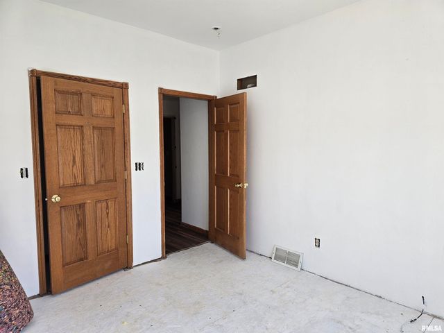 70 BANYAN Drive, Canton, IL 61520