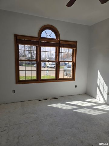 70 BANYAN Drive, Canton, IL 61520