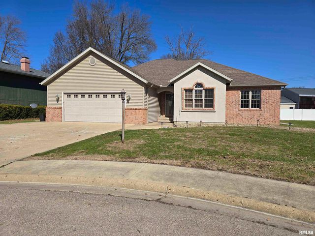 70 BANYAN Drive, Canton, IL 61520