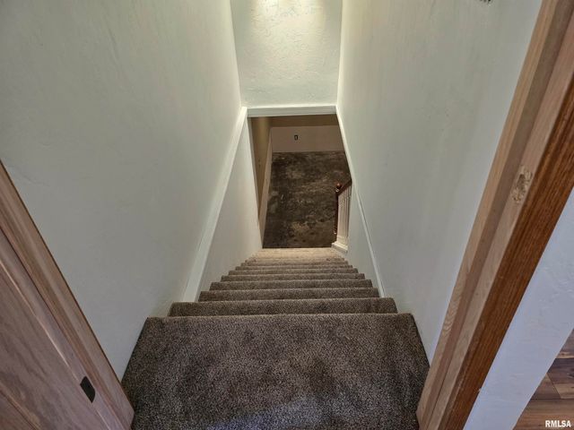 70 BANYAN Drive, Canton, IL 61520