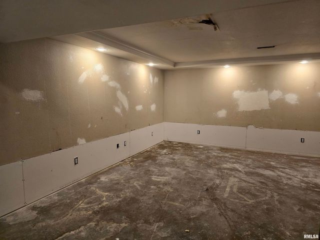 70 BANYAN Drive, Canton, IL 61520