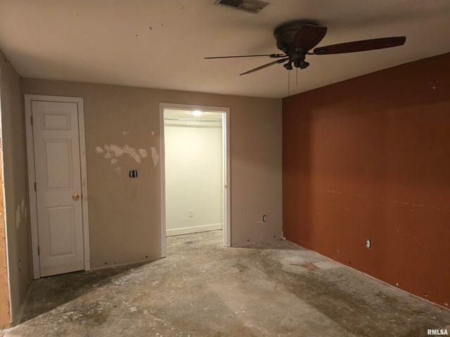 70 BANYAN Drive, Canton, IL 61520