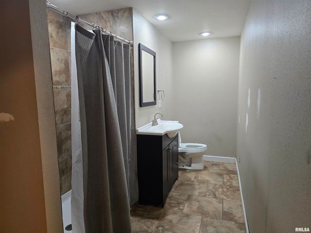 70 BANYAN Drive, Canton, IL 61520