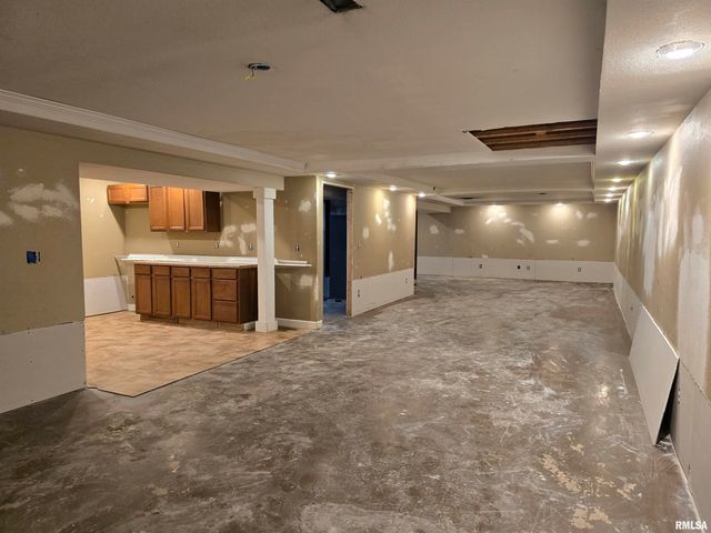 70 BANYAN Drive, Canton, IL 61520