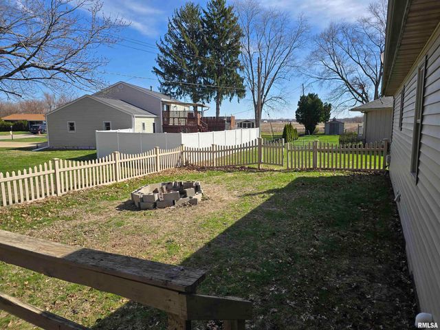 70 BANYAN Drive, Canton, IL 61520