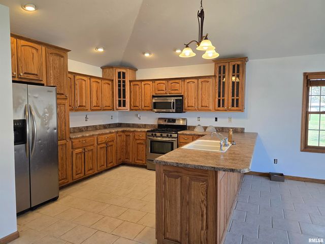 70 BANYAN Drive, Canton, IL 61520