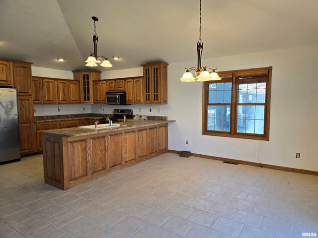 70 BANYAN Drive, Canton, IL 61520