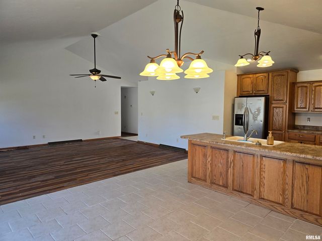 70 BANYAN Drive, Canton, IL 61520