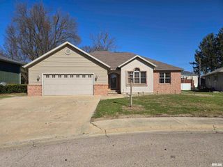 70 BANYAN Drive, Canton, IL 61520