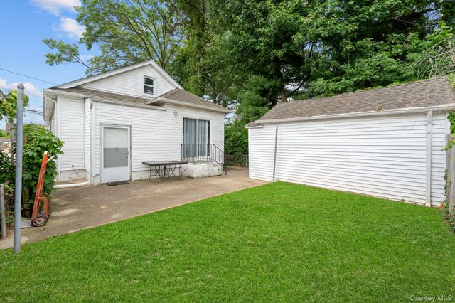 1318 Scimitar Avenue, Elmont, NY 11003